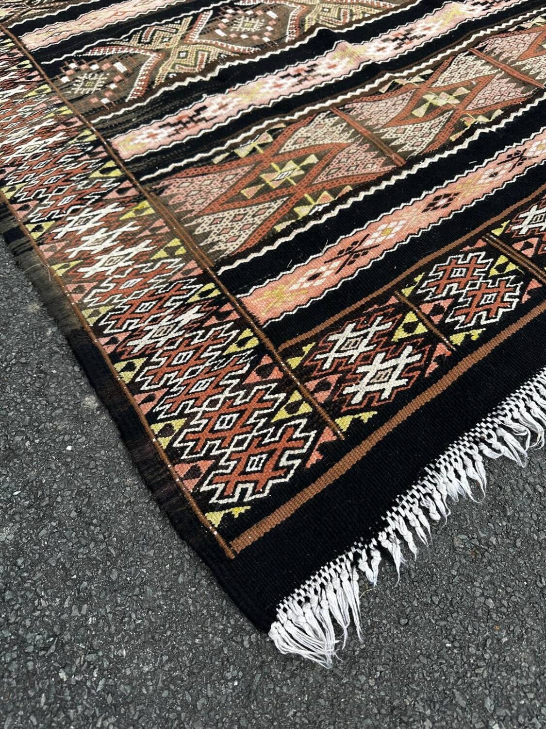 Handmade kilim rug