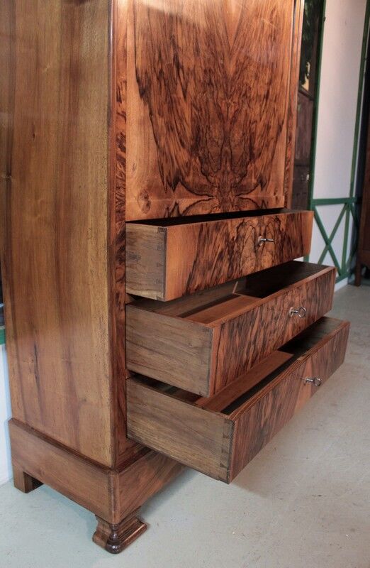 Secretary Louis Philippe in walnut, XIX