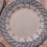 Set of 12 ironstone plates model "Andrée", Creil and Montereau, 23cm