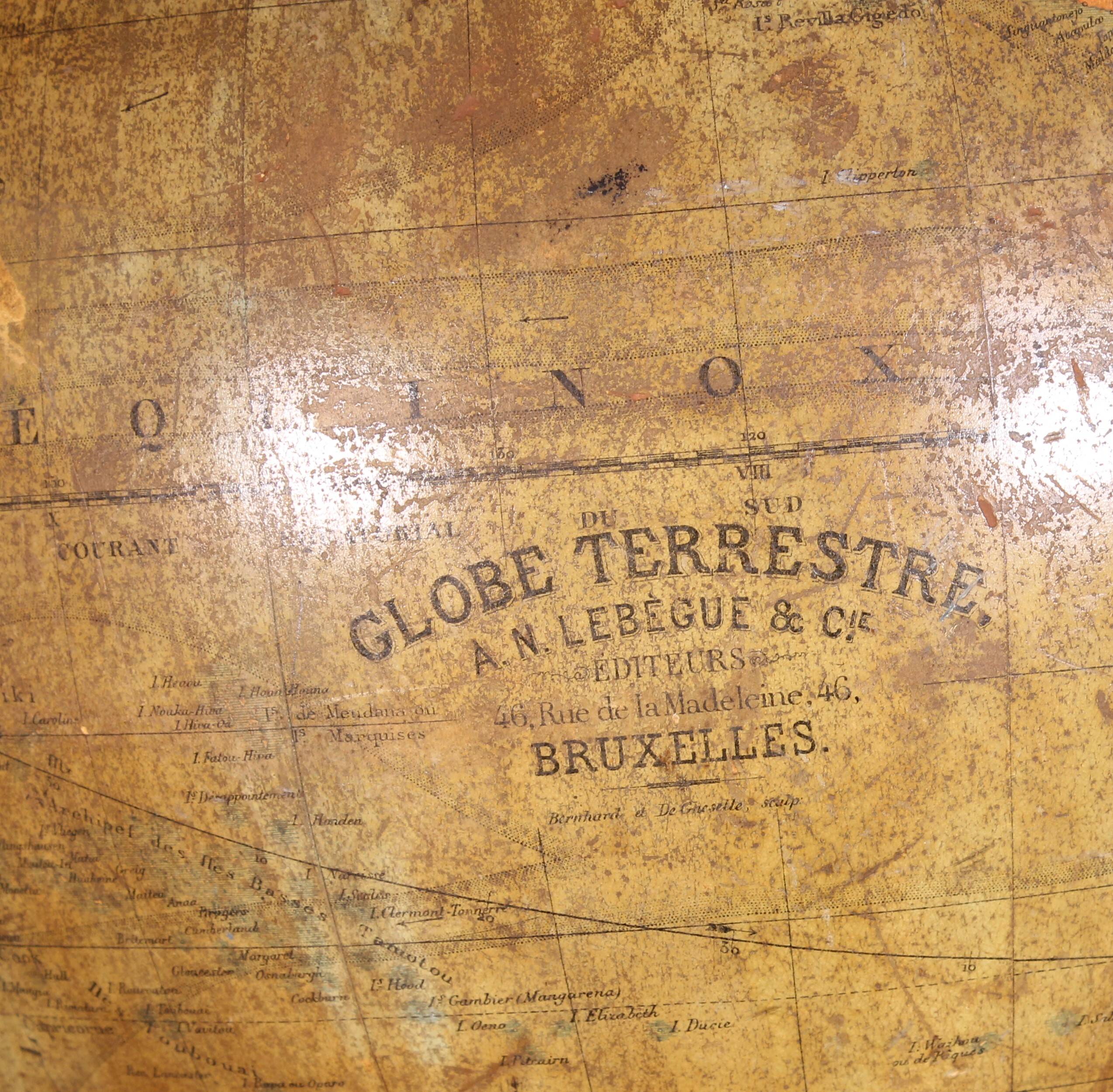 Globe terreste par Lebègue - 19° siècle