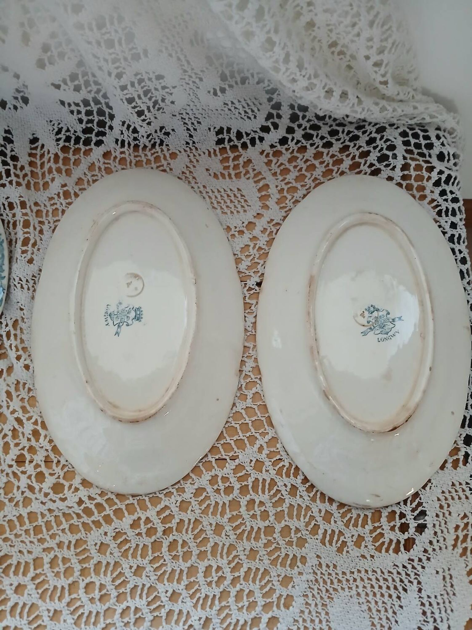 Longwy iron earth dinnerware set
