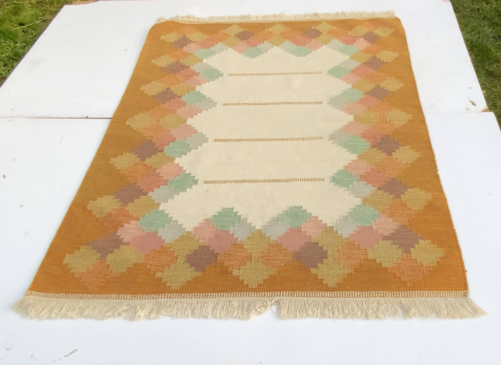 Swedish Flat-Weave Kilim Rölakan Rug Honey dominant colours, Ornamental 1960-70s