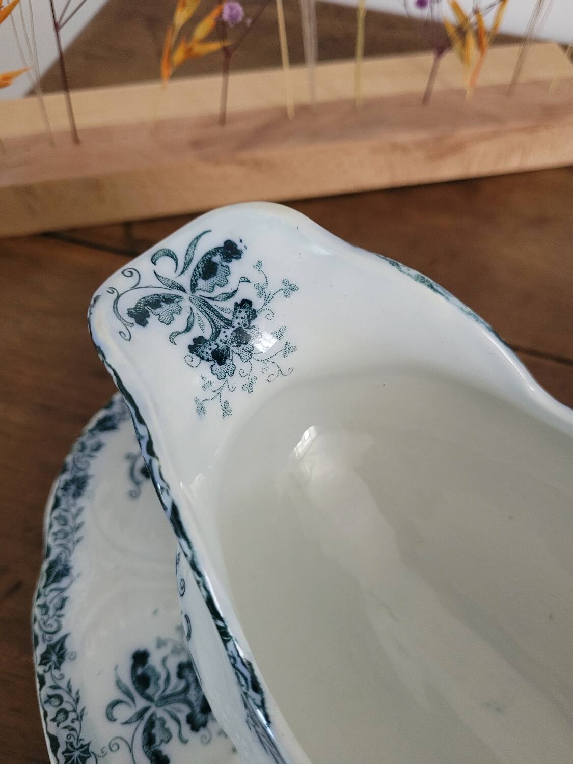 Sauceboat Ste Anonyme St Amand and Hamage