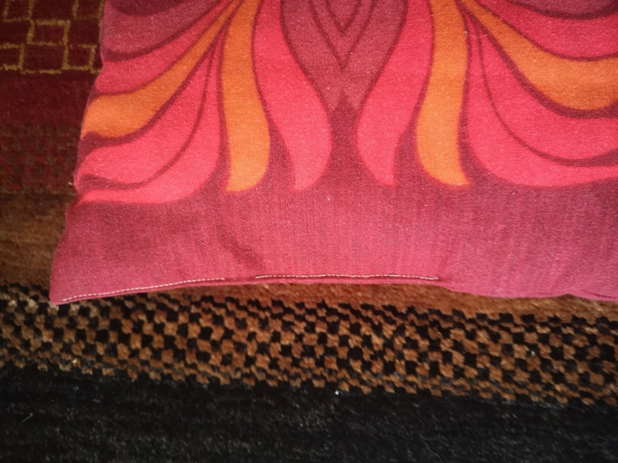 Vintage flower power/psychedelic cushion - 1970s