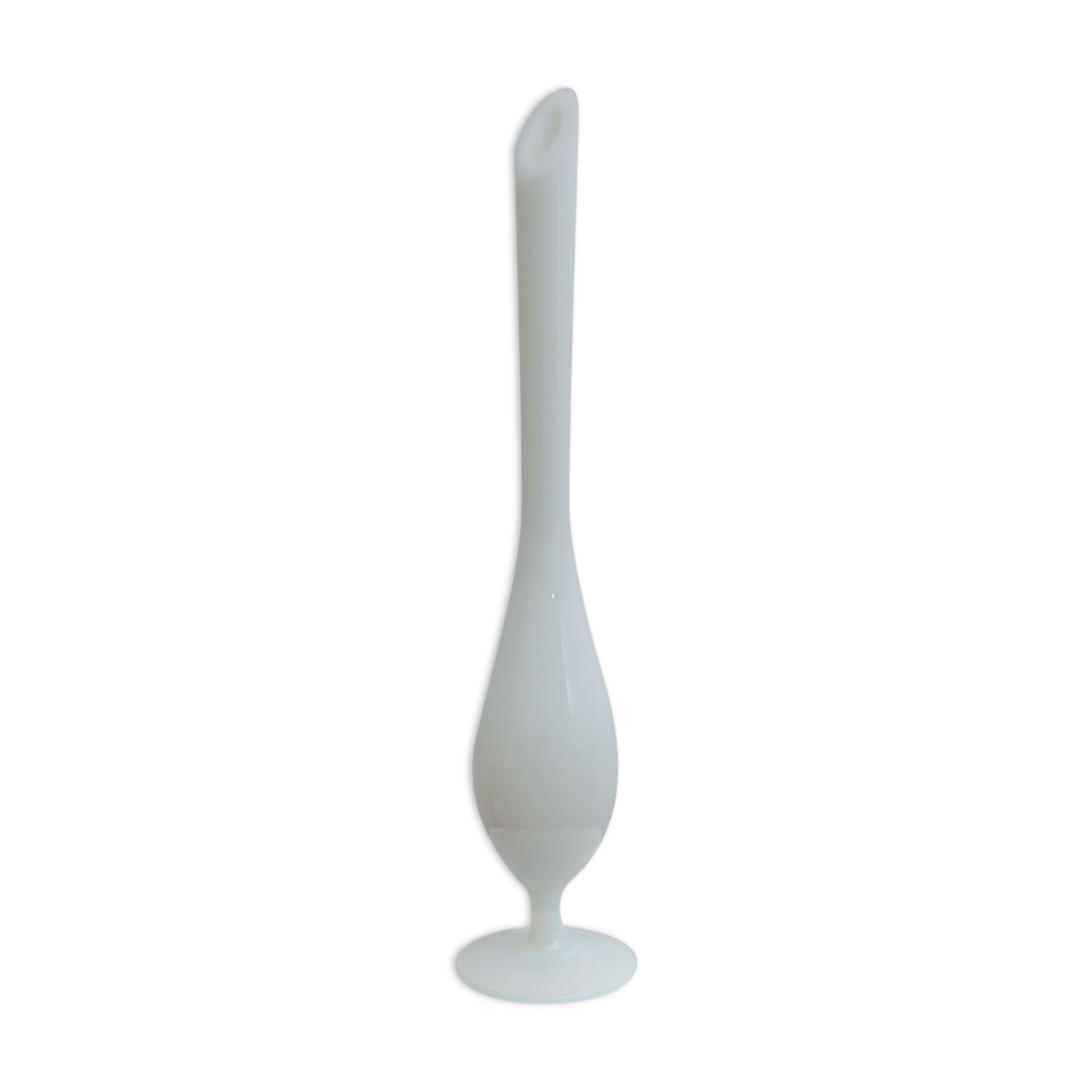 Pearly milky white soliflor vase