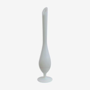 Pearly milky white soliflor vase