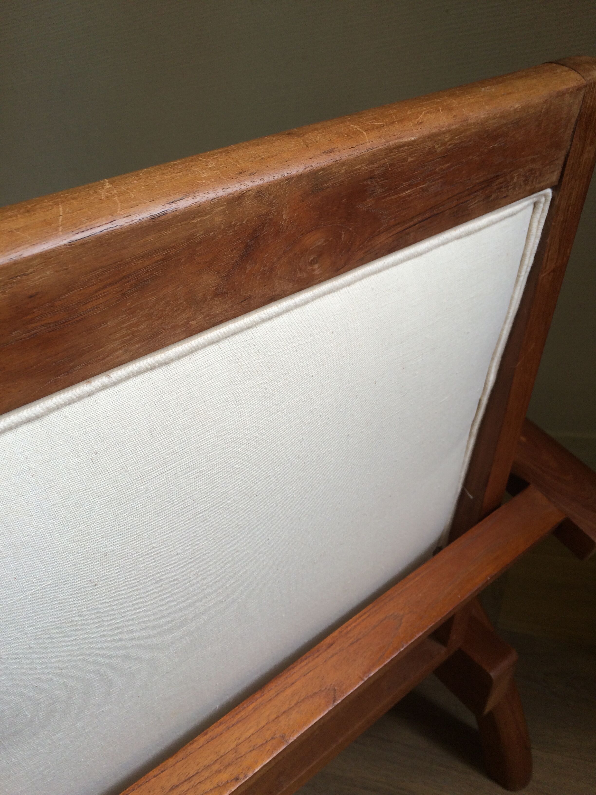 Colonial armchair in teak