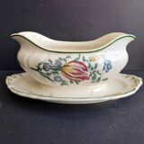 Beautiful small earthenware sauce boat from Villeroy and Boch Mattlach model 1562