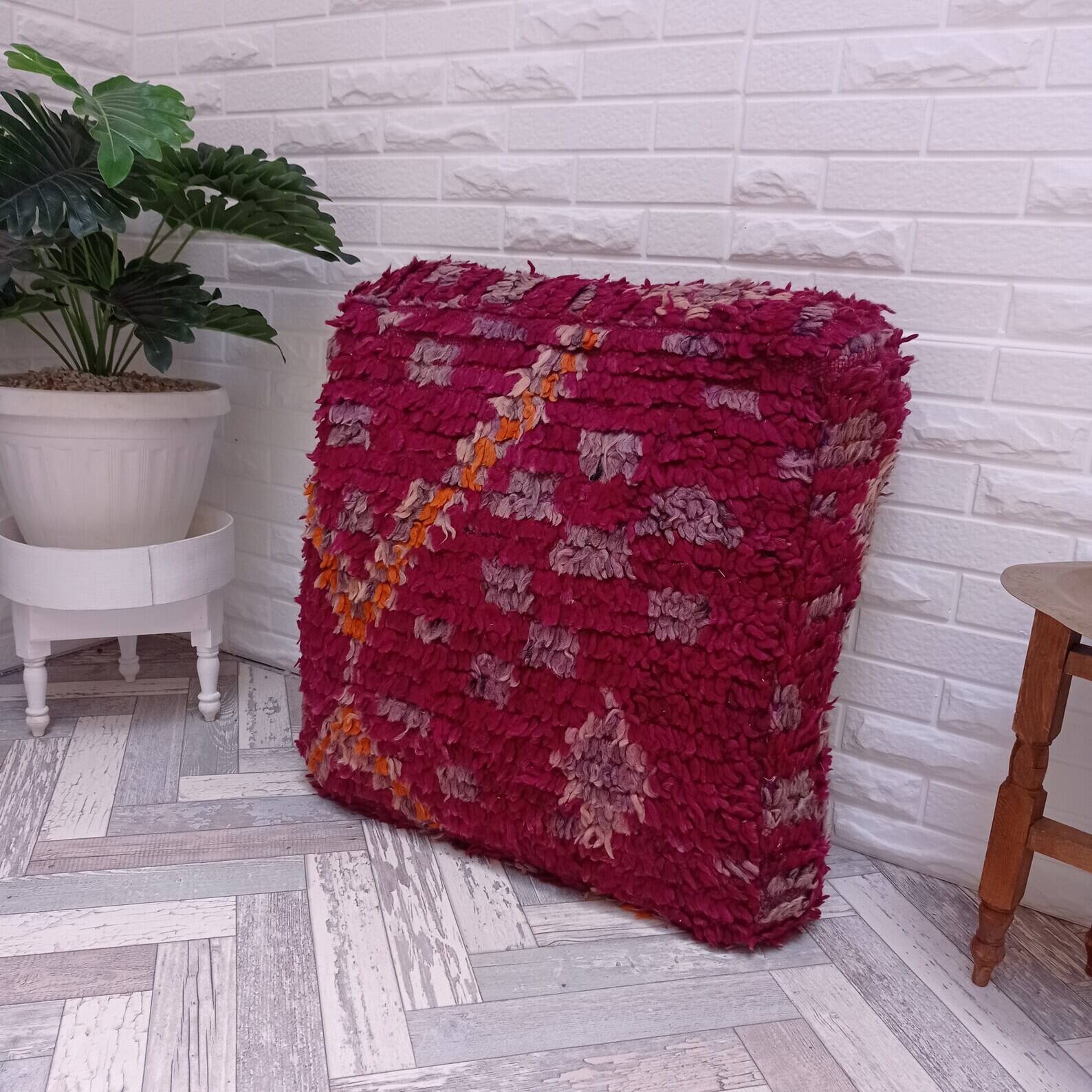 Handmade Berber pouf in wool 60 X 60 X 20 CM