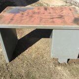 Metal desk
