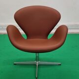Arne Jacobsen Swan chair by Fritz Hansen