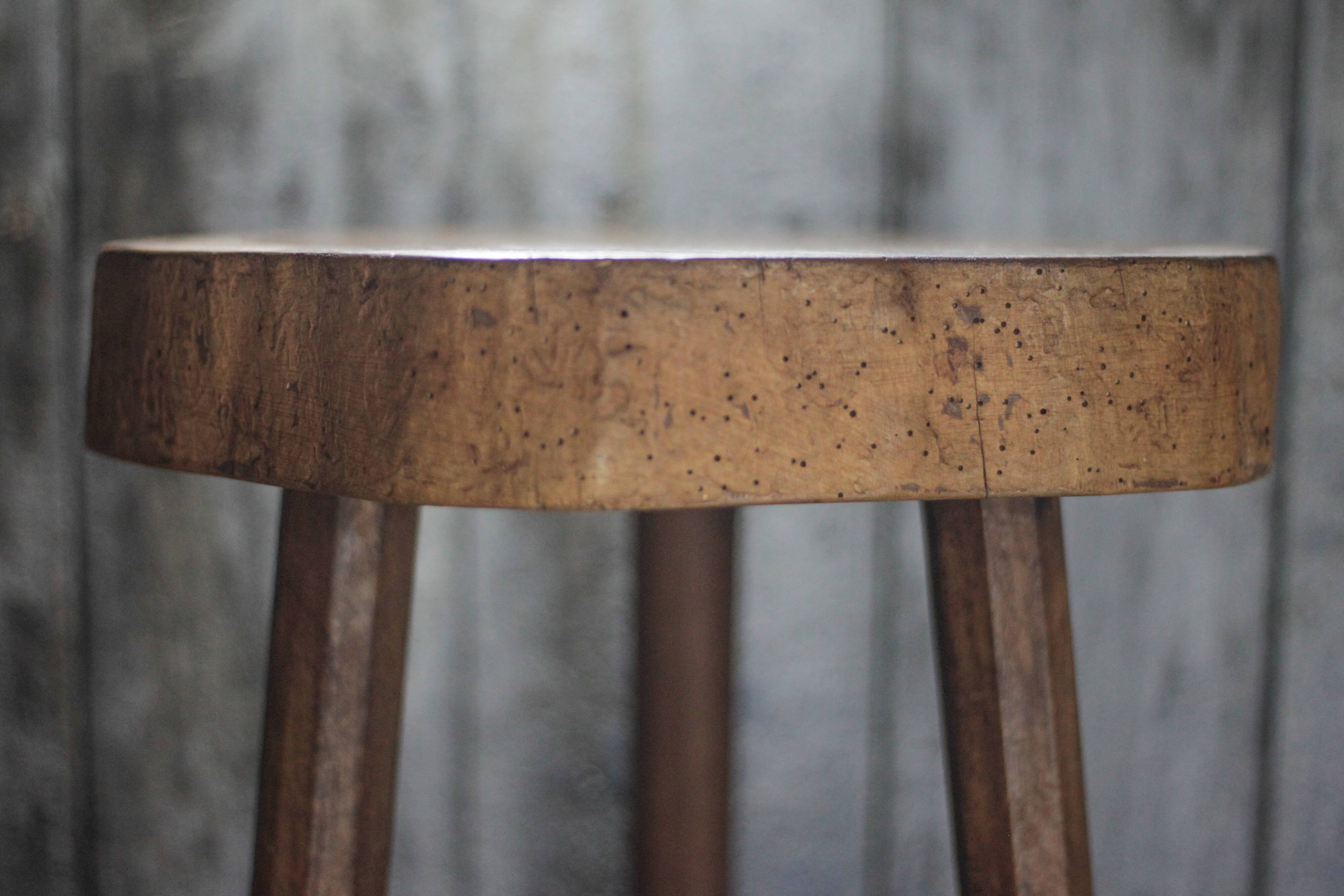 Tabouret vintage, tabouret bois , brutaliste, porte-plante, déco intérieur