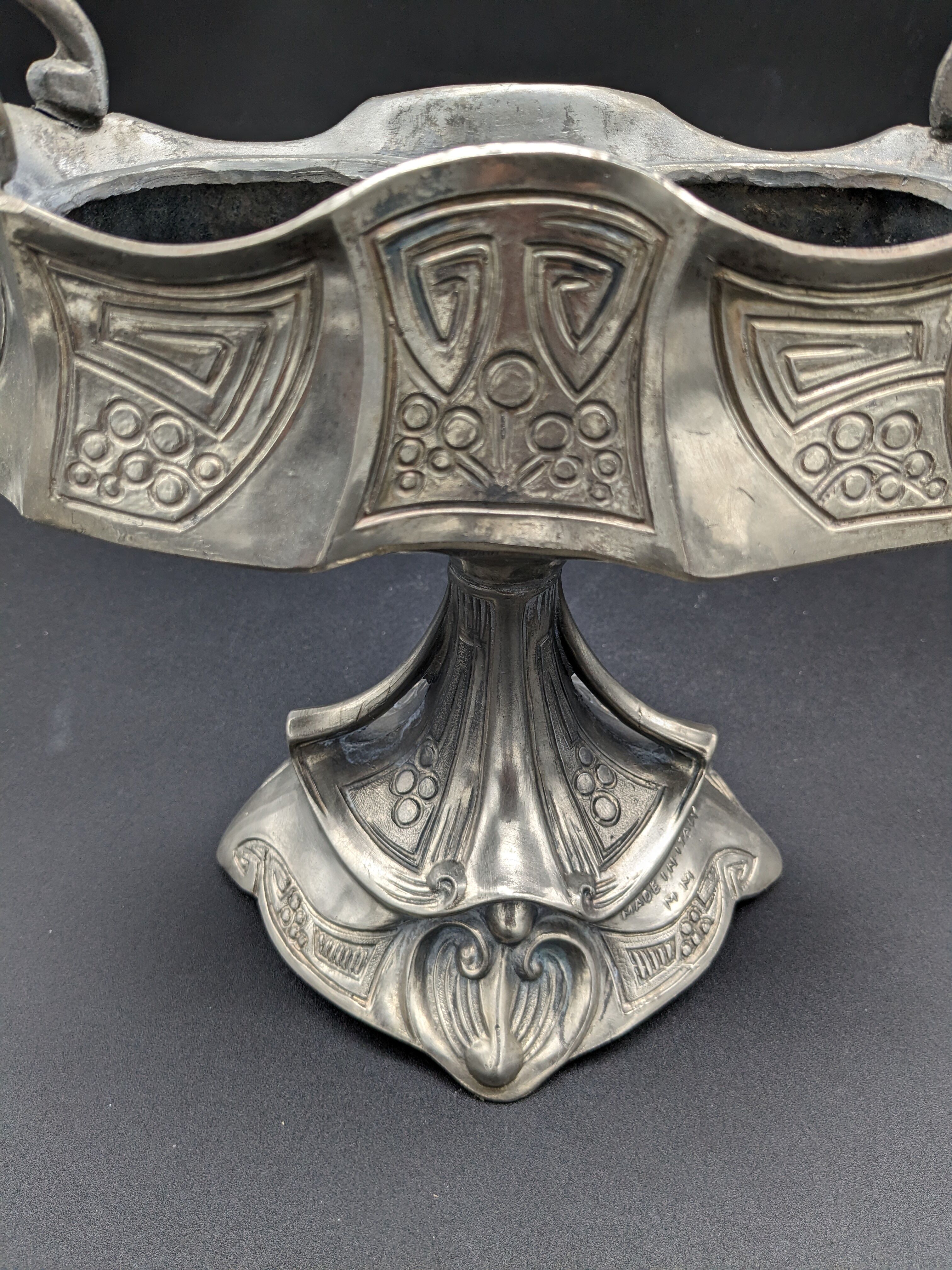 Art nouveau spades flowers incense design from the 20th century, Mauro Manetti