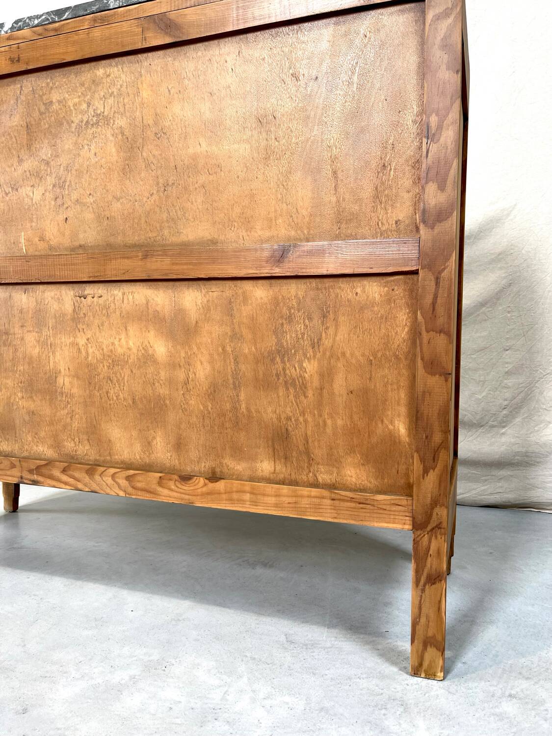 Antique low cabinet in wood and marble