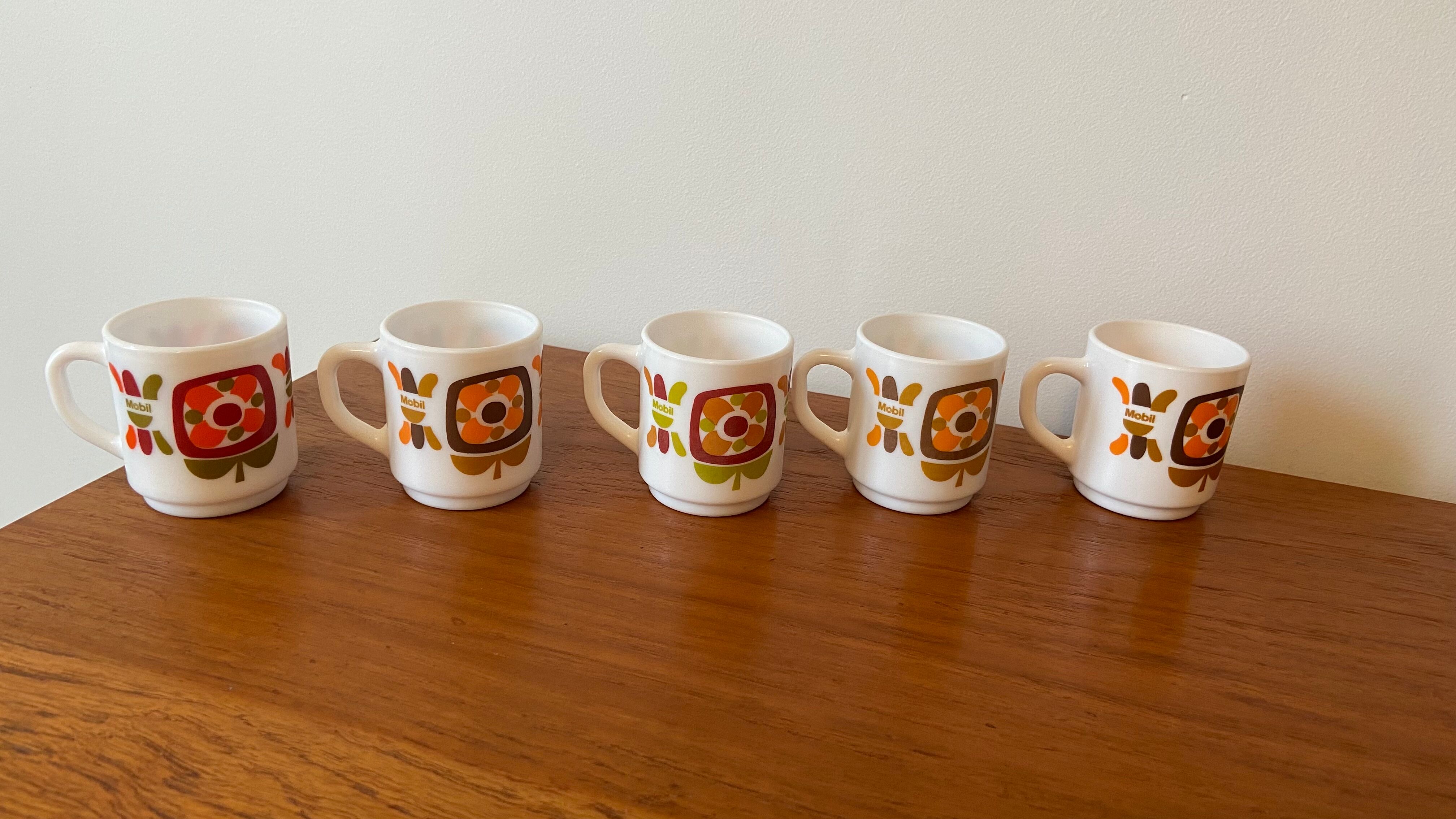 5 coffee cups Mobil 1972 designer Jean-Charles Meunier Editor Arcopal