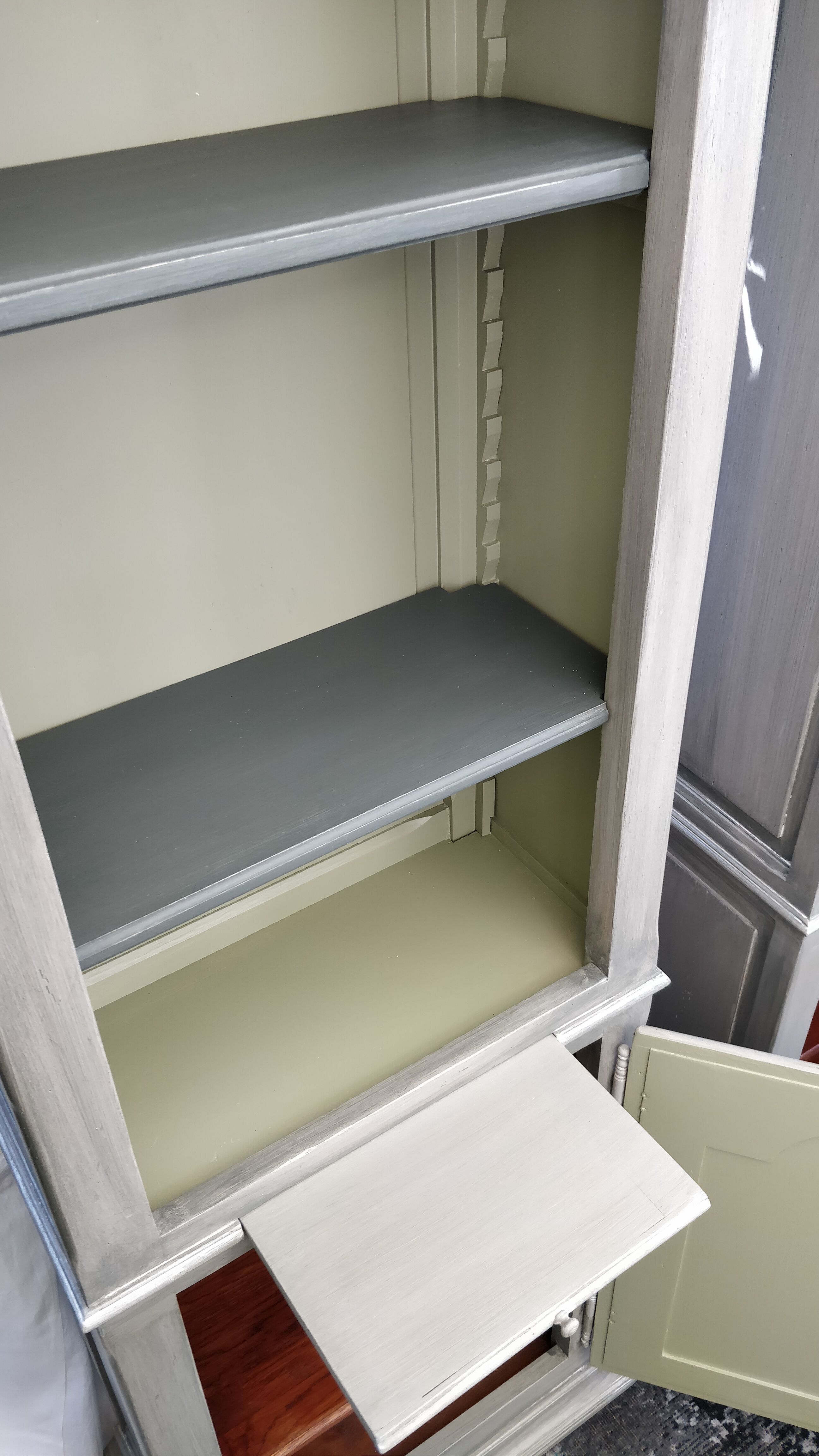 Pair of old-time-skated libraries