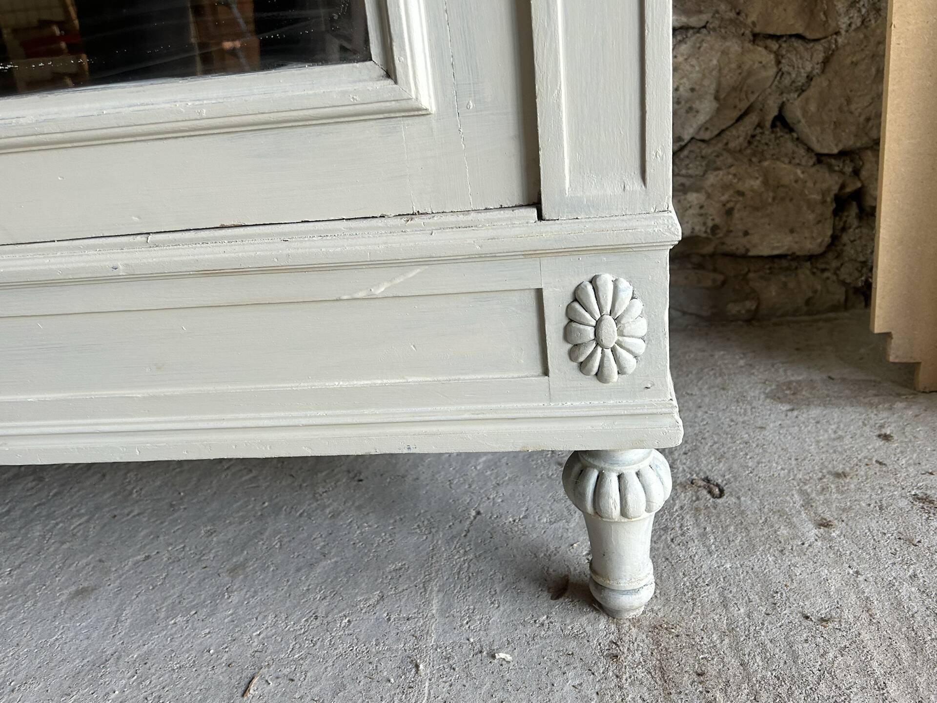 Armoire ancienne avec miroir