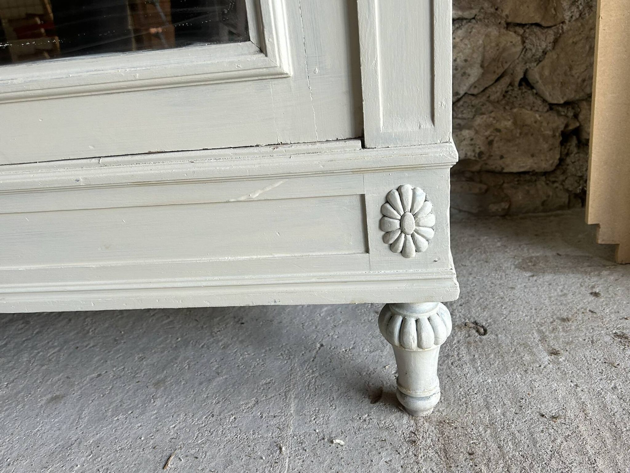 Armoire ancienne avec miroir
