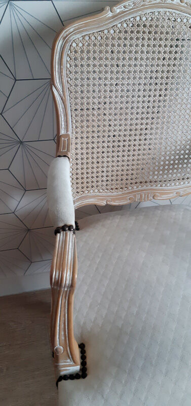 Armchair in white ceruse wood Louis XV style
