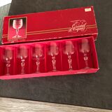 Ensemble de 24 verres en cristal d'Arques gravés modèle Matignon