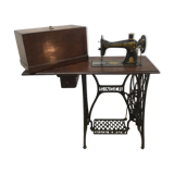 Sewing machine Singer