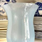 Vase en opaline bleu ciel