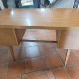 Scandinavian desk compass feet
