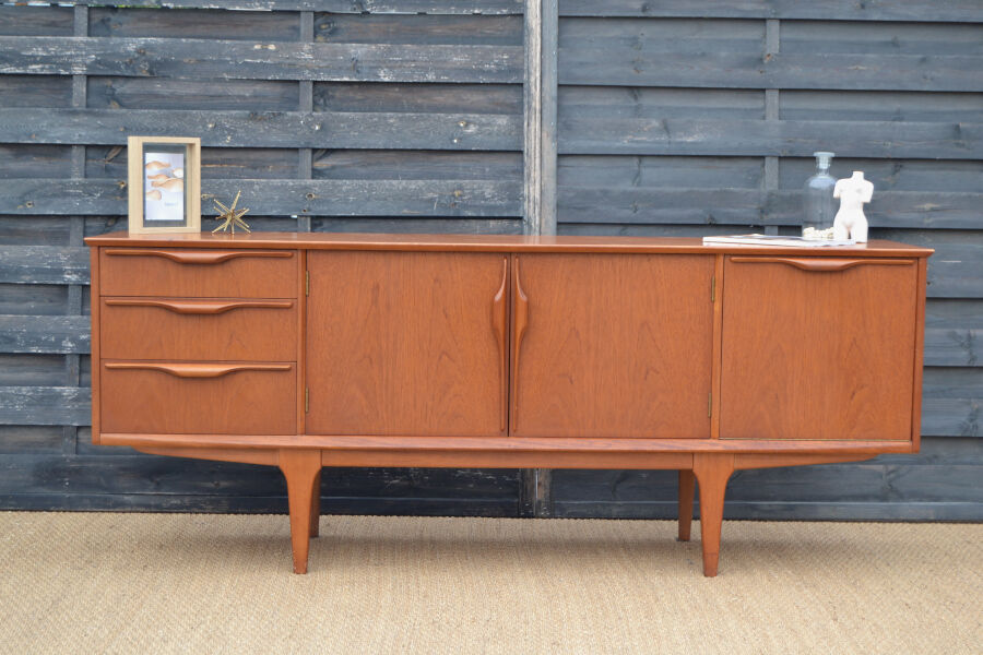 Enfilade by Jentique, "wave" handles * 183 cm