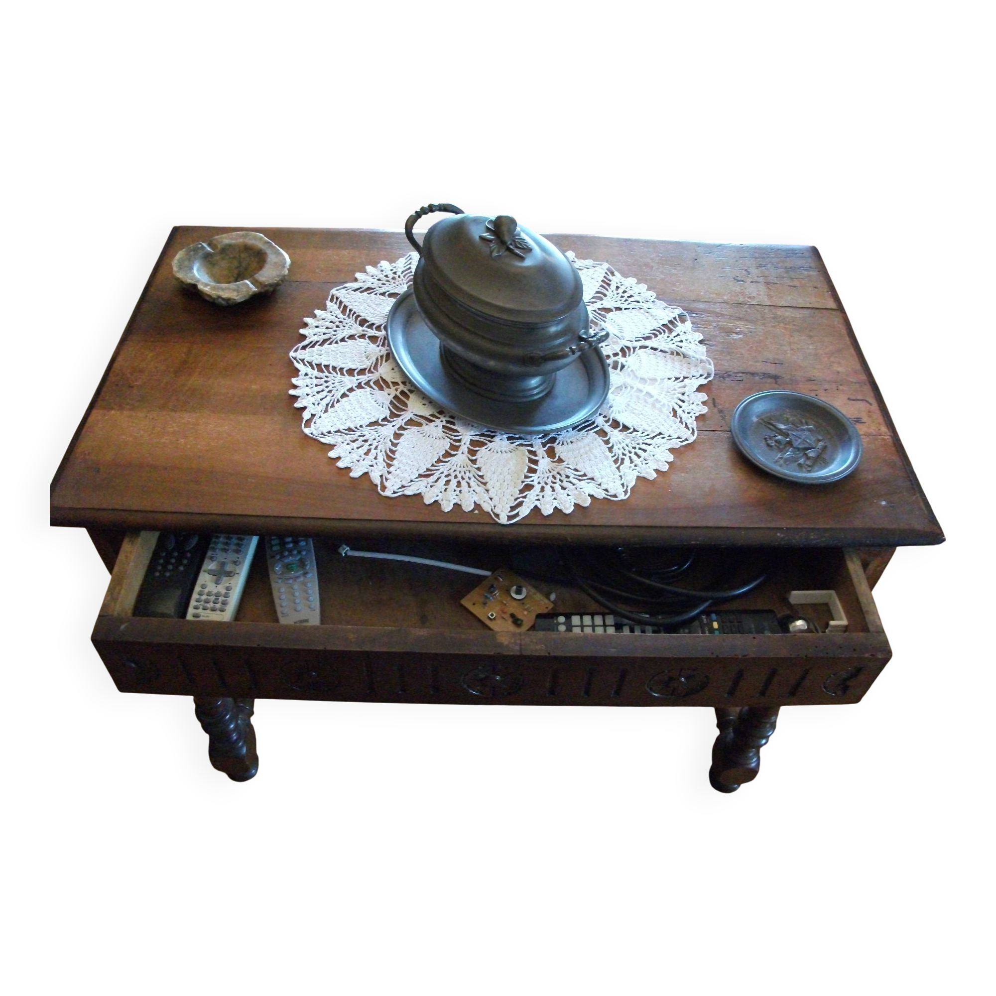 Louis XIII style exchange table in carved solid wood.