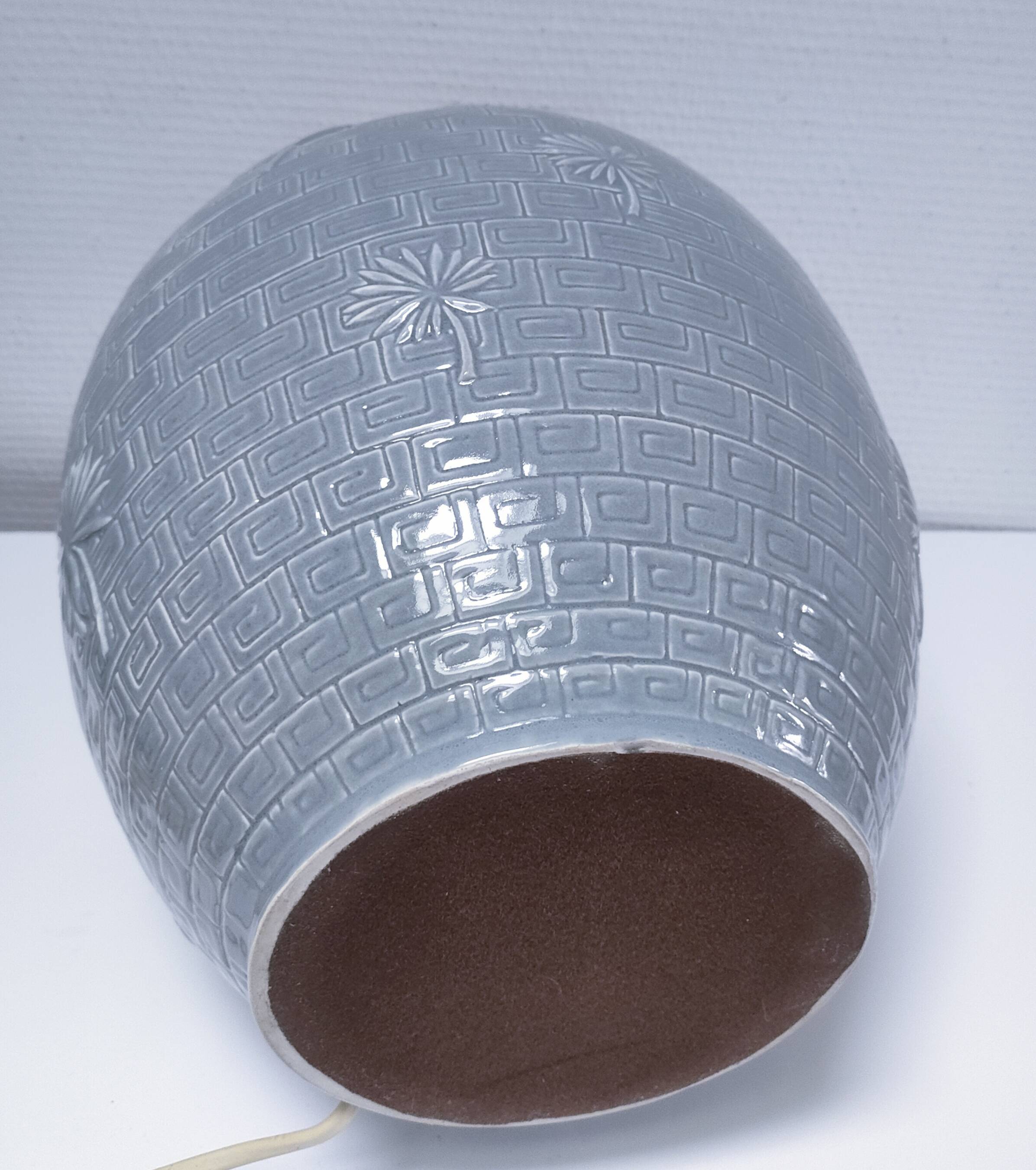 ceramic lamp in the shape of an XL pot, palm leaf decor, 80s