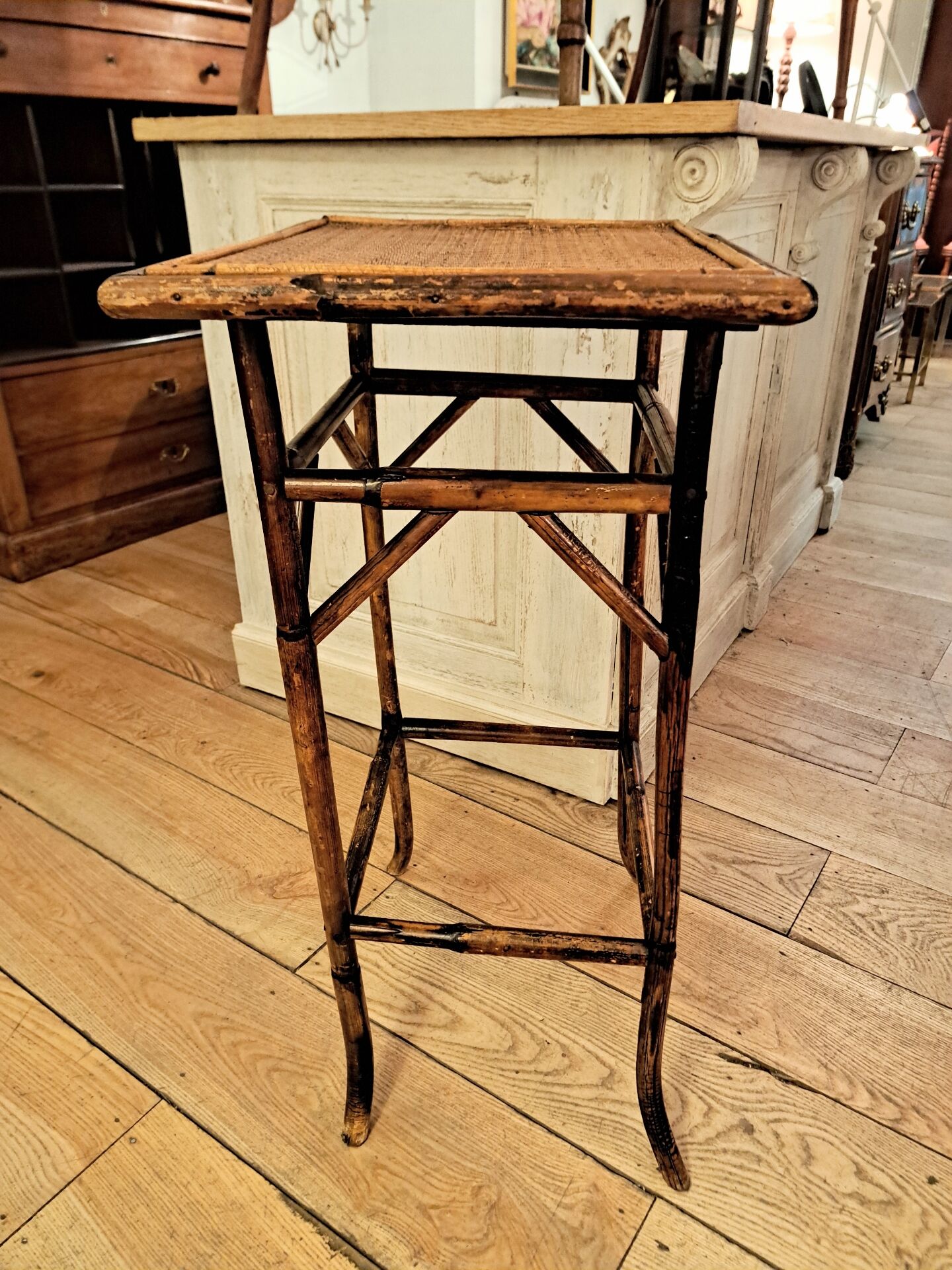 Table d'appoint fin XIXème en bambou et paille
