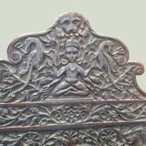 Indian throne chair in carved red wood - Buddhist / Hindu.