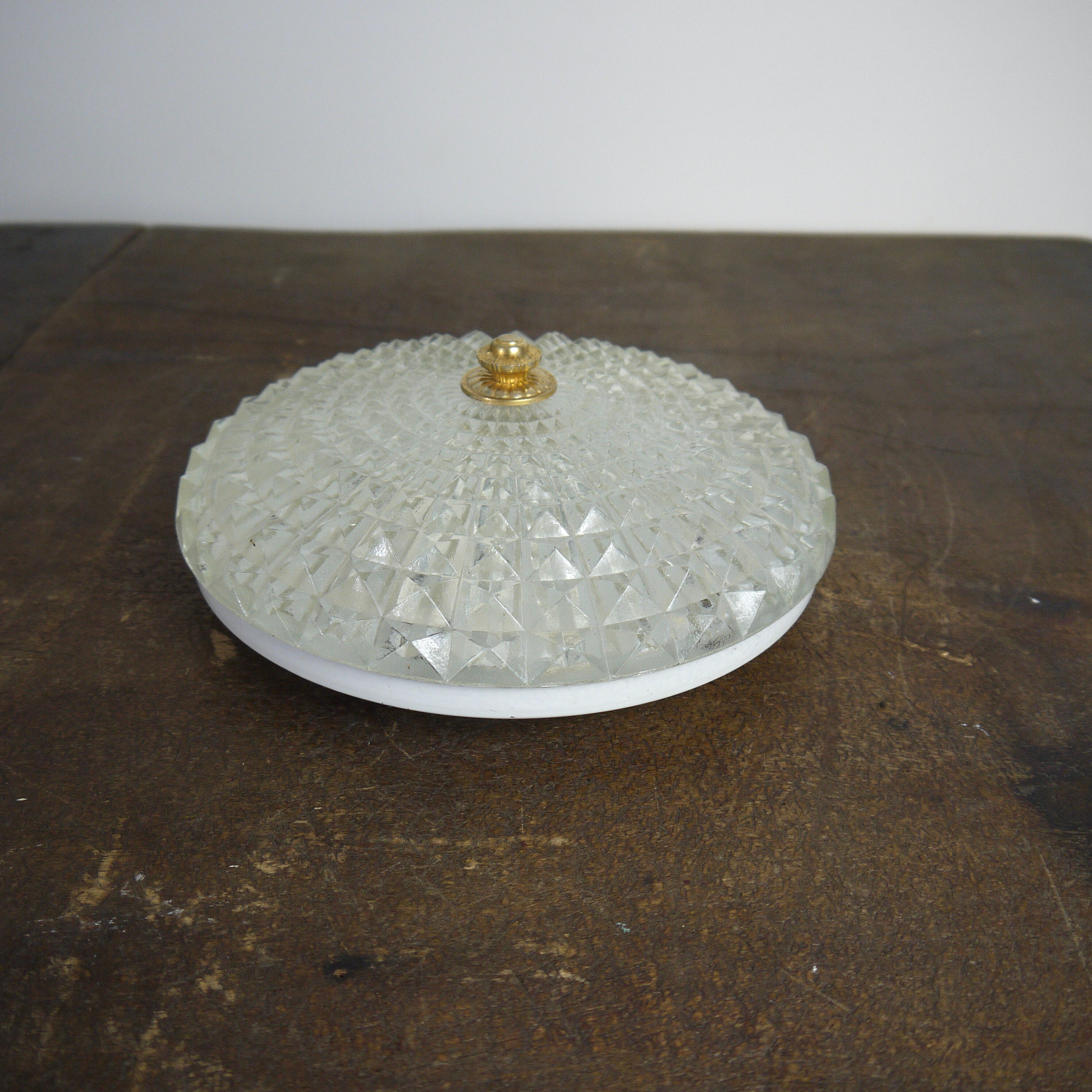 Round chiseled glass ceiling