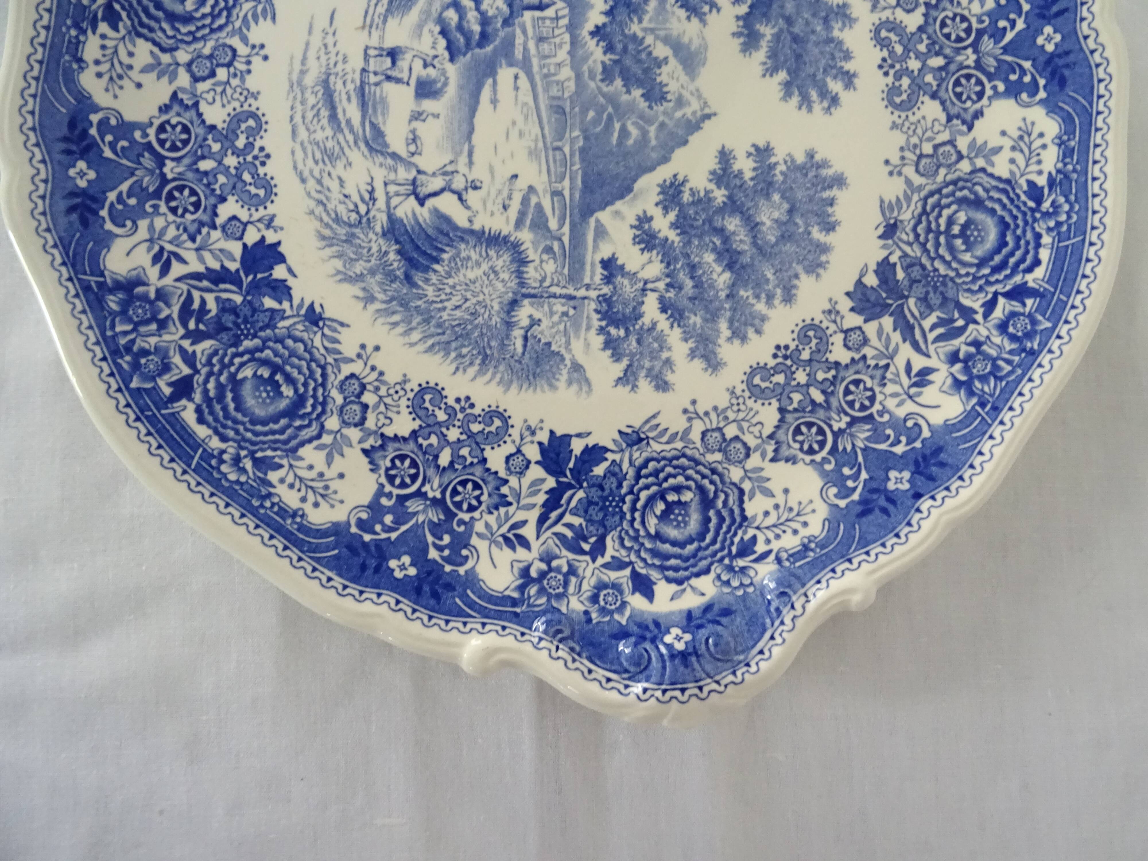 Round ceramic faience dish villeroy boch burgerland blue