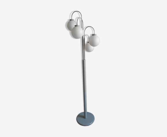 Lampadaire 4 boules blanches en opaline.