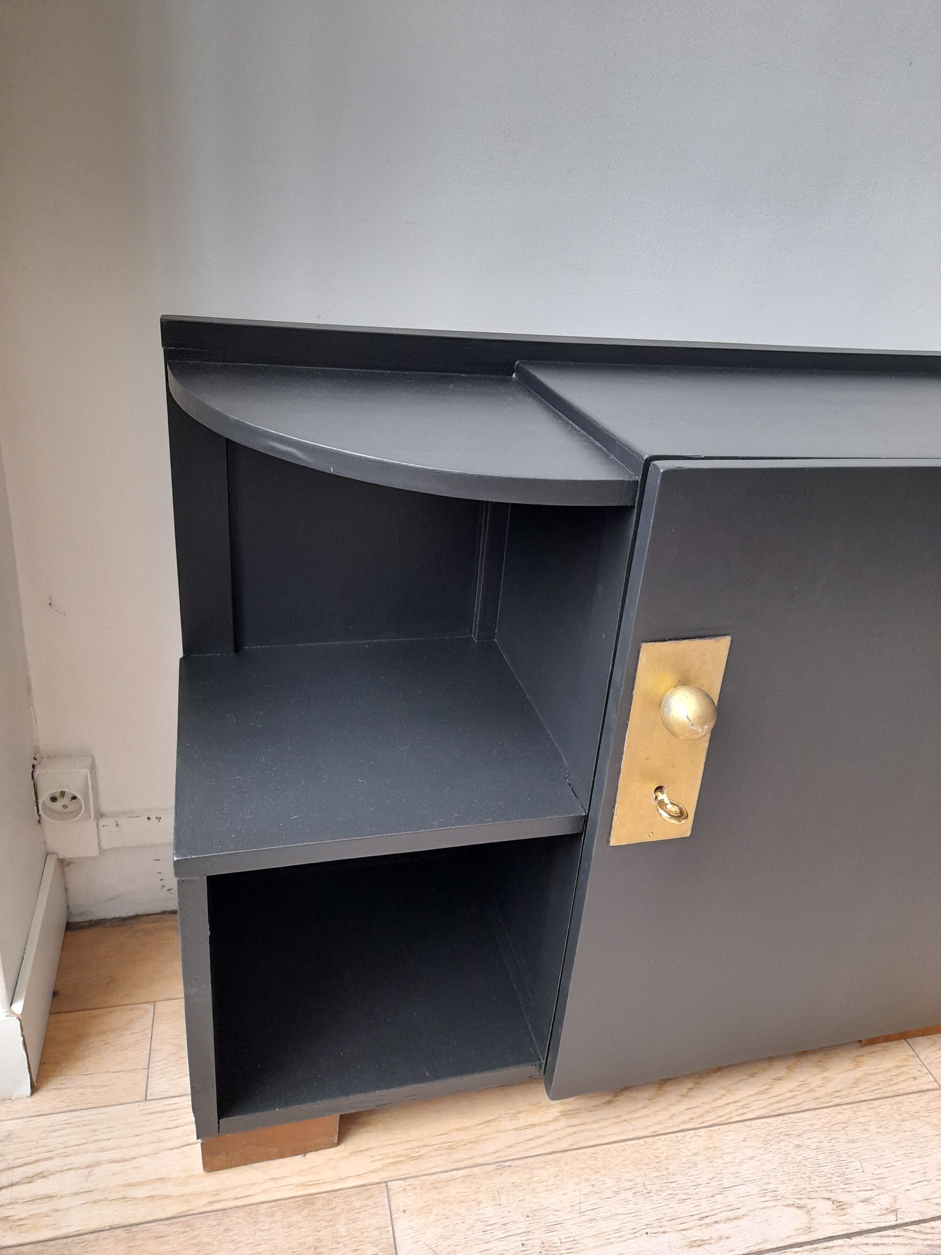 Art deco bar furniture