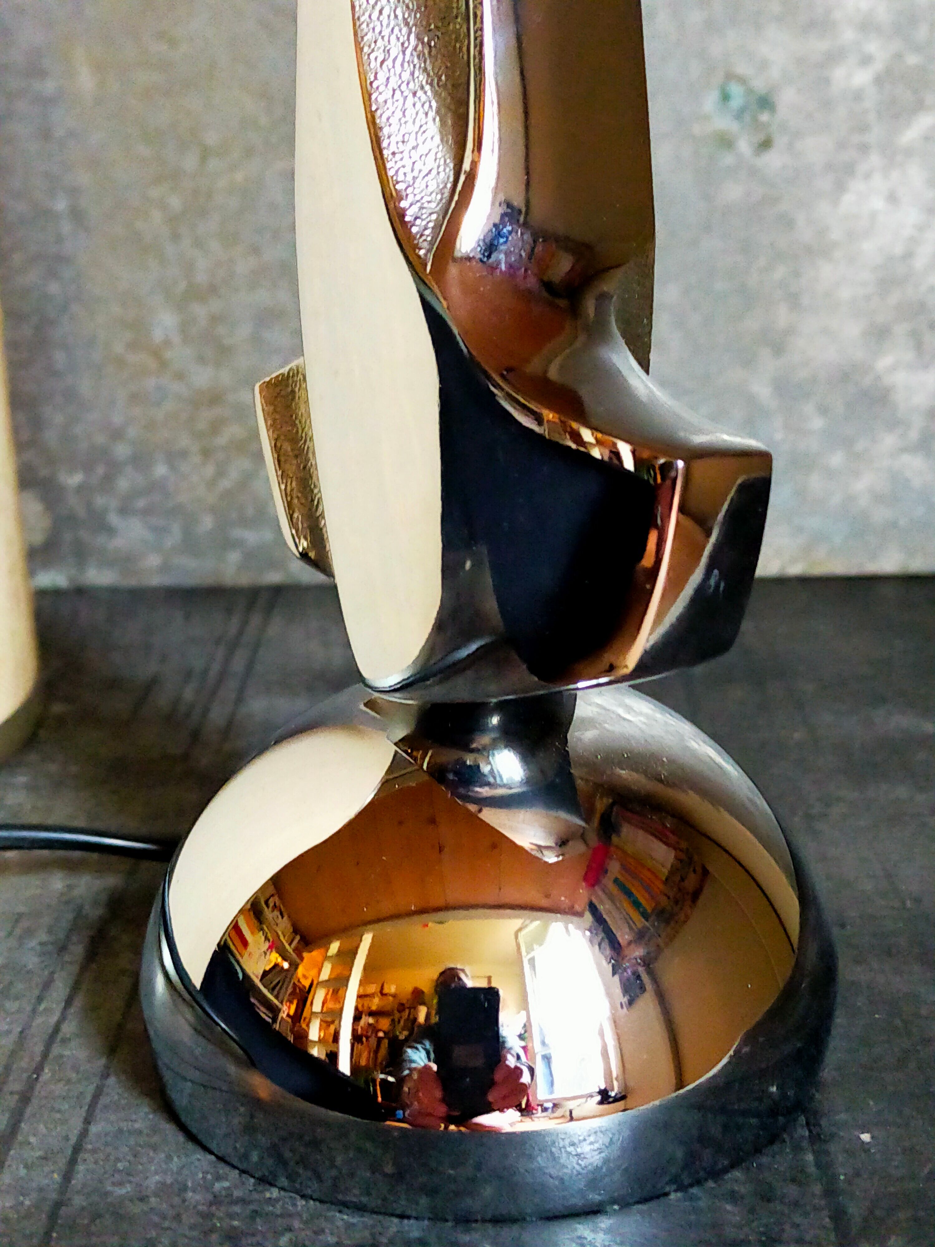 Lampe moderniste métal chromé années 70, abat-jour en toile beige