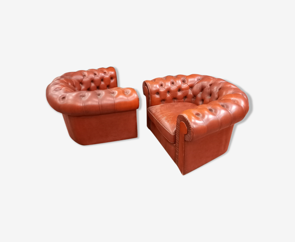 Paire de fauteuils chesterfield