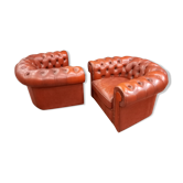 Paire de fauteuils chesterfield