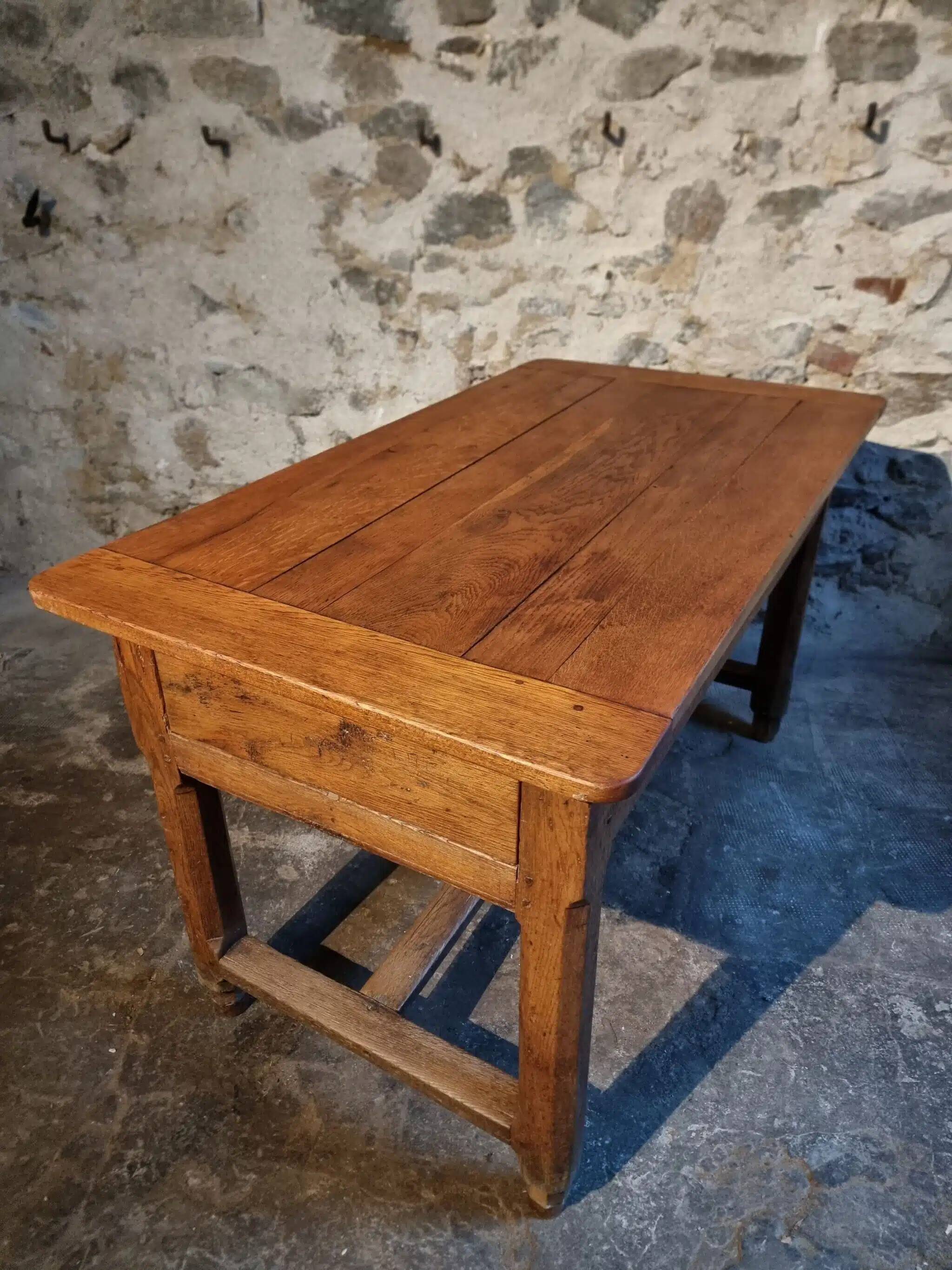 Rustic old oak table – Early 19th century