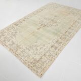 Tapis Anatolien Vintage Fait Main en Laine, Tons Vert Pâle, Beige, Ivoire
