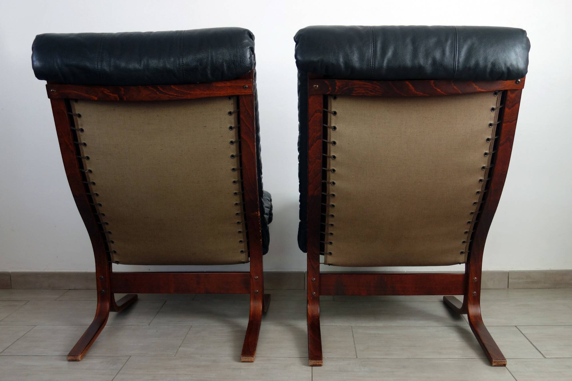 Pair of leather Siesta armchairs by Ingmar Relling for Westnofa, 1970s