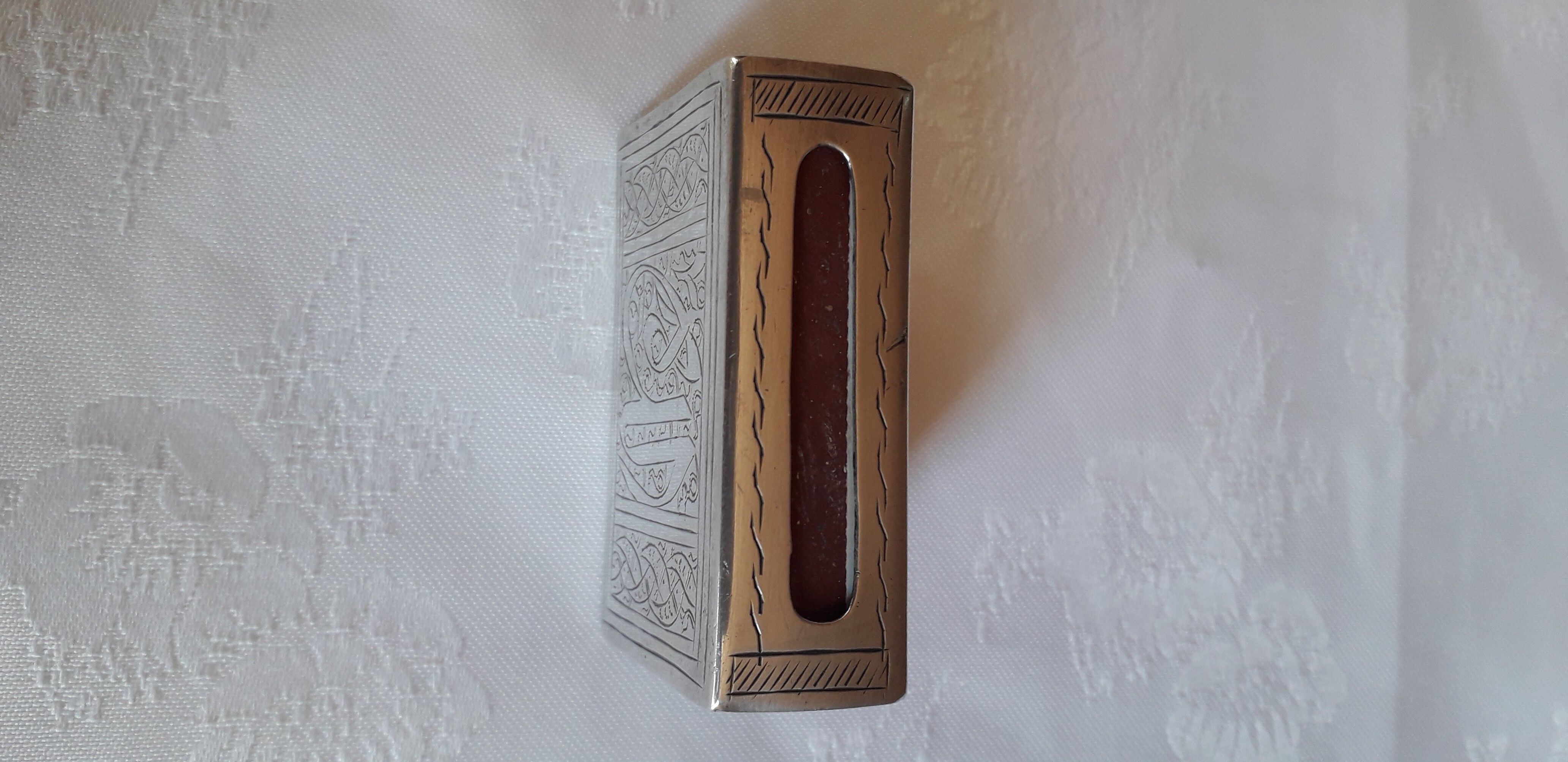 Antique matchbox case in chiseled silver with 3 punches