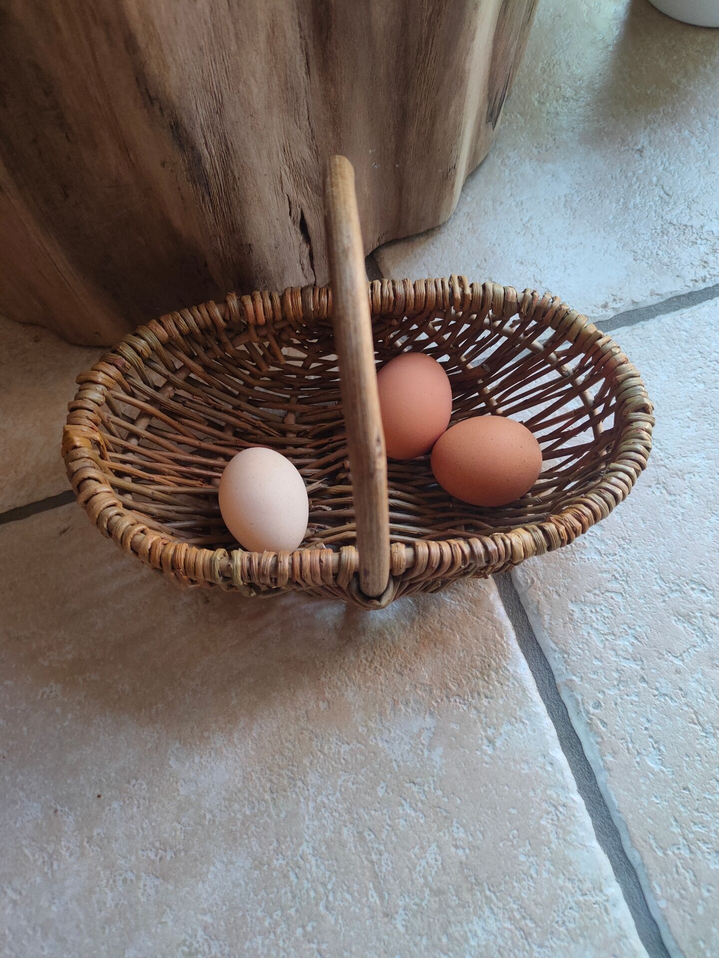 Country-style wicker basket