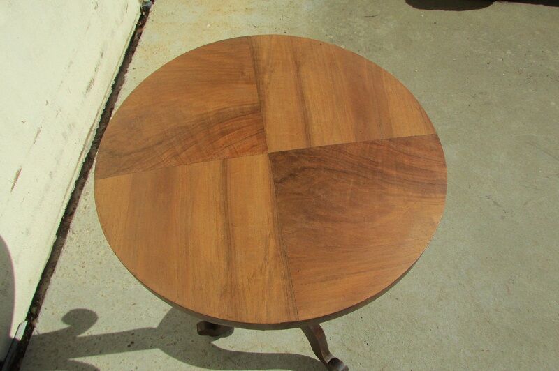 Natural wood healing, tripod
