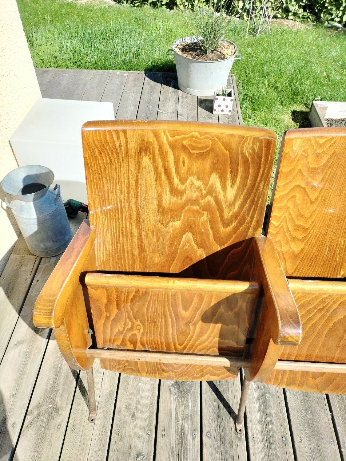 Parretti cinema chairs