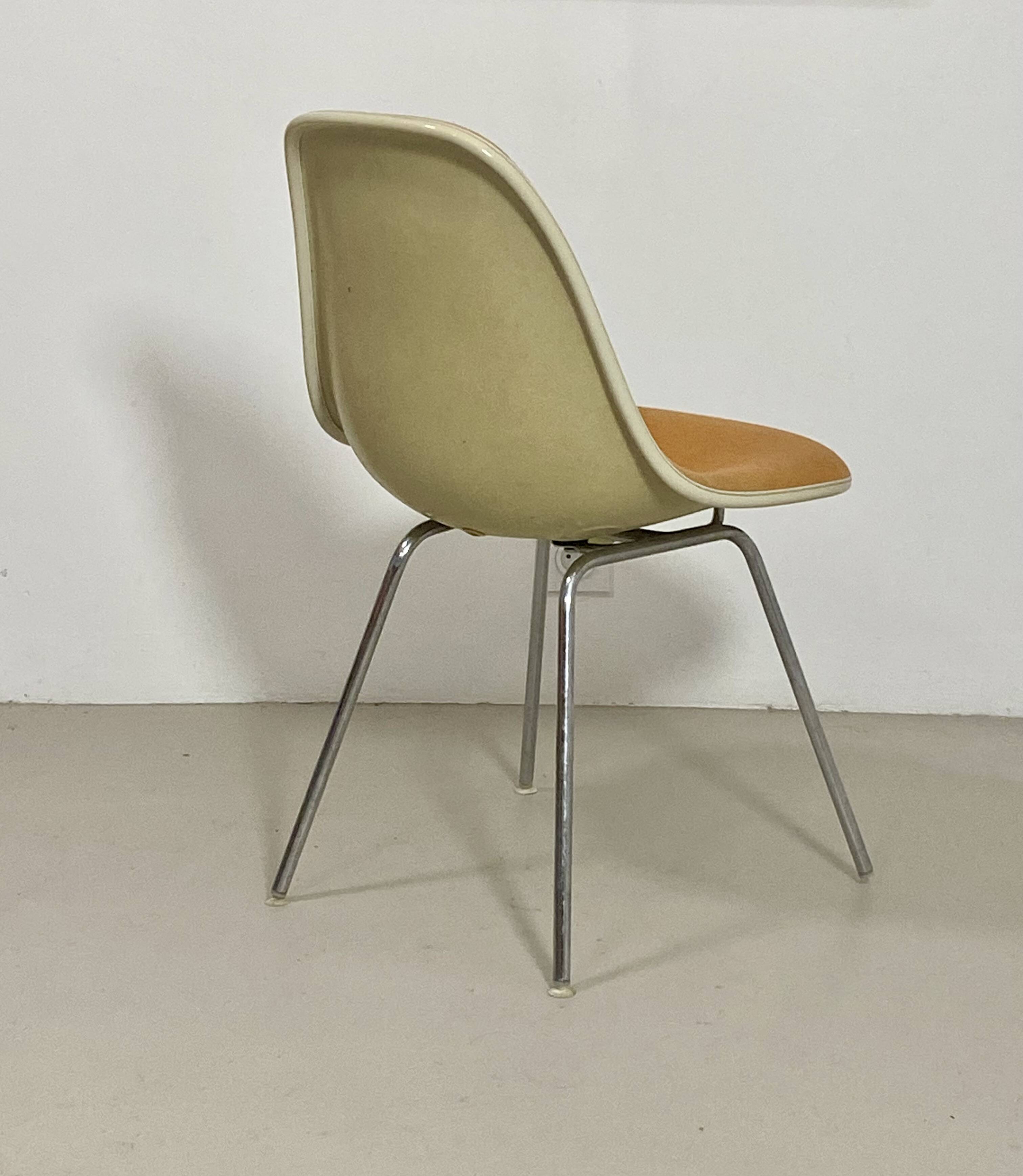 Set of 4 DSW Eames chairs – Herman Miller (1952)
