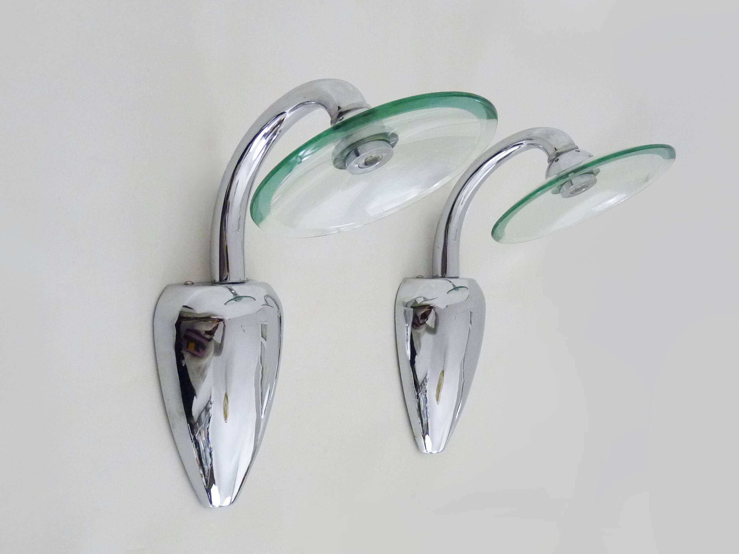 Paire d'appliques espagnole design en métal chromé et verre