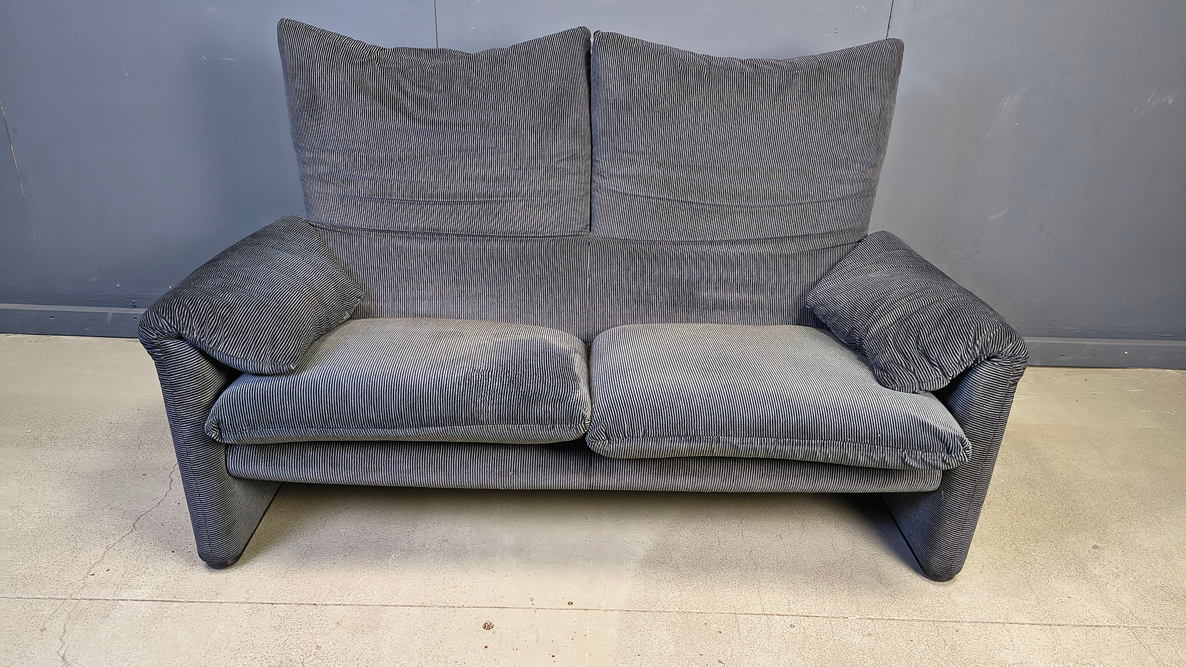 Maralunga sofa by Vico Magistretti for Cassina