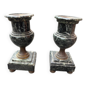 Paire de vases en marbre vert